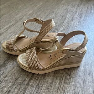 Tamaris Gold Wedge Sandals